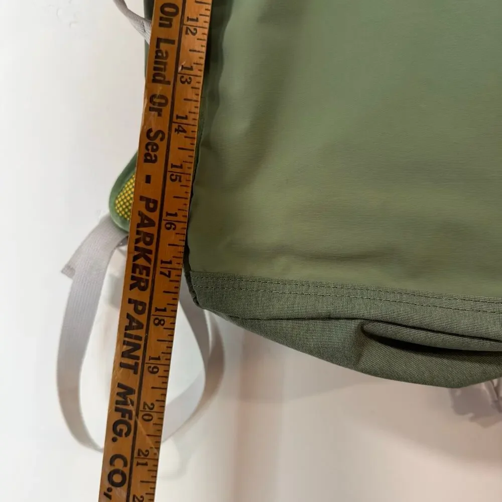 Ultimate Direction Commuter Hiker‎ Backpack Briefcase Green